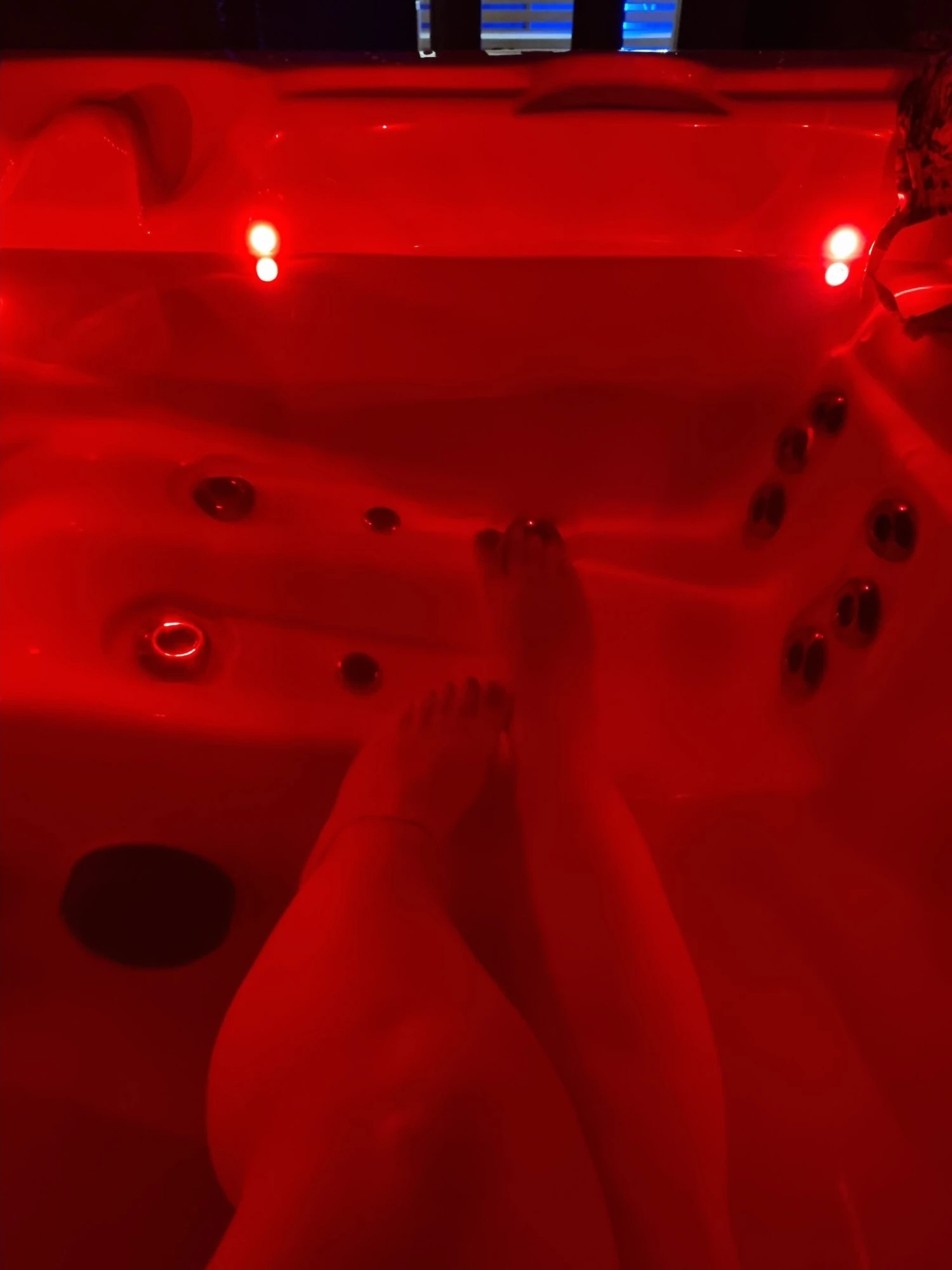 Dans Le Jacuzzi… 3 Dans Le Jacuzzi…