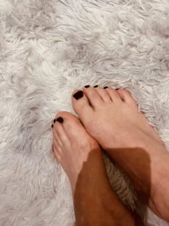 Photo De Pied Nu Vernis Noir -Luxe Locks Shop 3B6A89E9 4282 48A7 A887 FCAC38FA1506 scaled 1