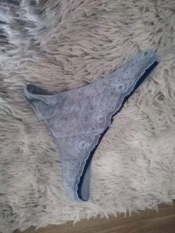 Jolie String Dentelle