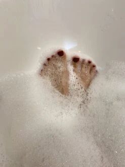 Les Pieds Dans L’eau