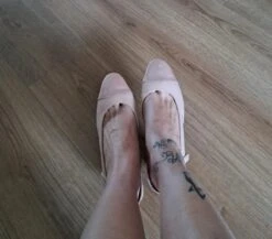 Photos Pieds Escarpins 5 Photos Pieds Escarpins -Luxe Locks Shop Screenshot 20240217 225947 Vinted